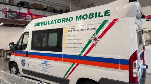 Il Rotary dona un ambulatorio mobile