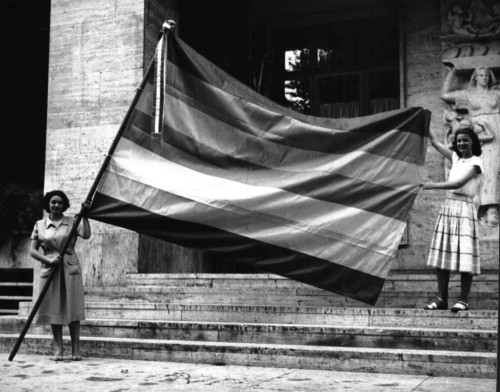 BANDIERE DELLA PACE - da mer 3/12 a Sesto Fiorentino mostra fotografica sulla nascita - PEACE & CARE. STORIE DI LOTTA E RESISTENZA - Giorni di Storia Festival 2025