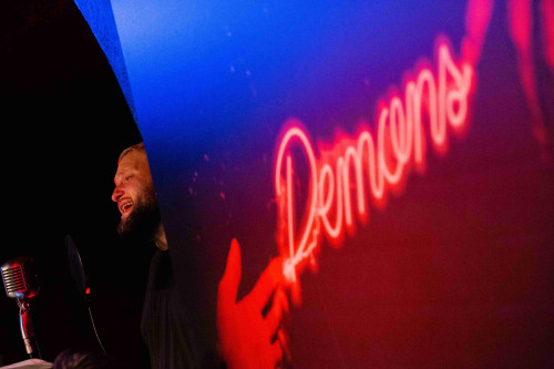 Demons live show di Maldestro con Anastasio