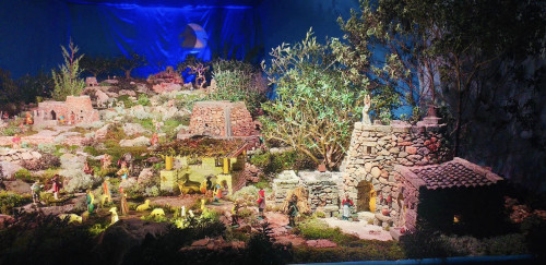 Grande arrivo di Babbo Natale con i suoi Elfi