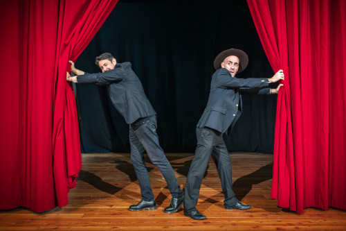 Gatti Mézzi – Tour nei teatri