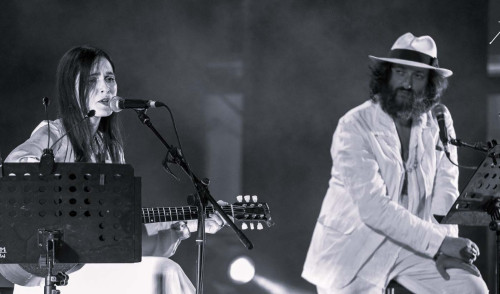 Ricostruiremo le case, salviamo i libri dalle macerie (Cosimo Damiano Damato, Erica Mou)