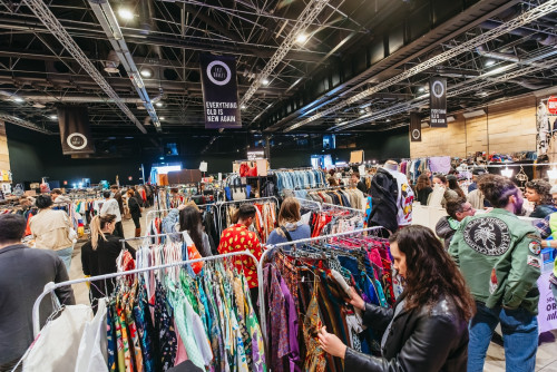 East Market, anche a febbraio lo shopping è vintage