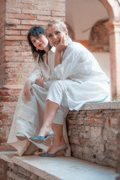 Un’ultima cosa. Cinque invettive, sette donne e funerale