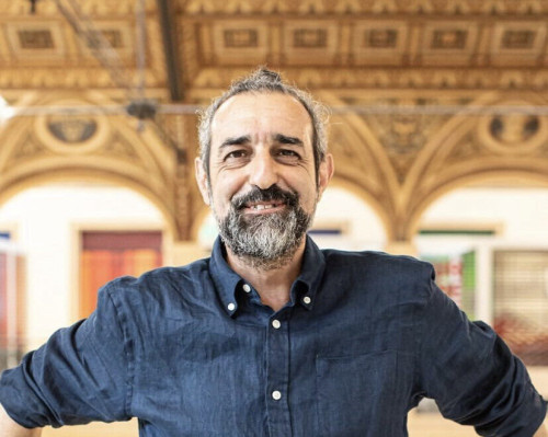 Live talk 'Fuori da qui' con Simone Pieranni, Cecilia Sala e Lella Costa