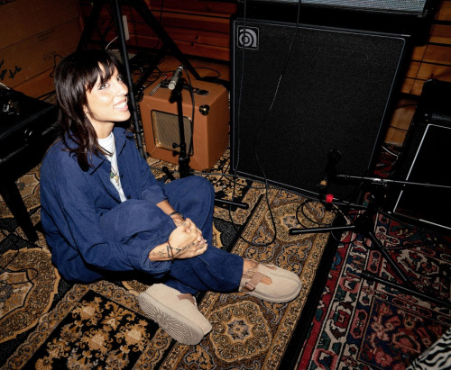 Nina Canta Nei Teatri - da Marzo 2026 il Tour Nei Teatri di Angelina Mango