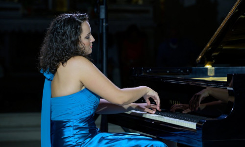 Serena VALLUZZI, pianoforte