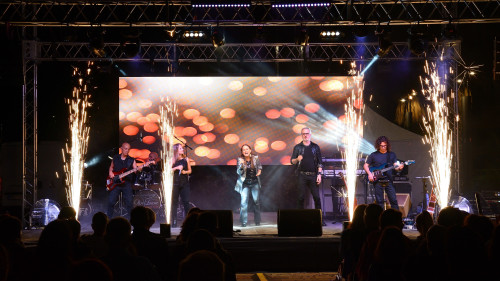 OLTRELAURA - Laura Pausini Tribute Band - Live SCARAMOUCHE BEER FEST