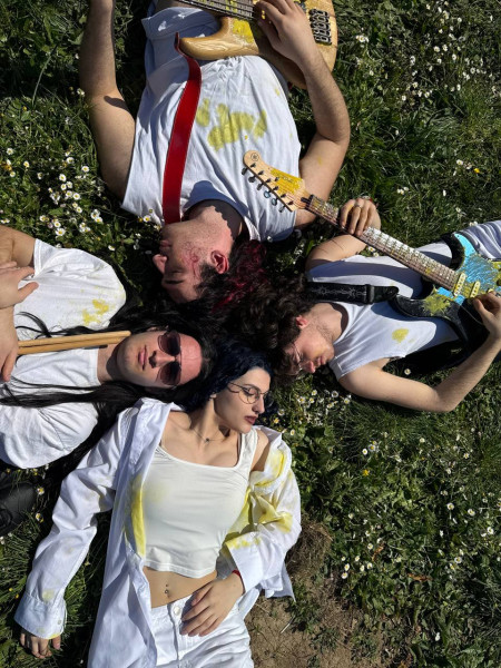 Snap-Out – All you need is love