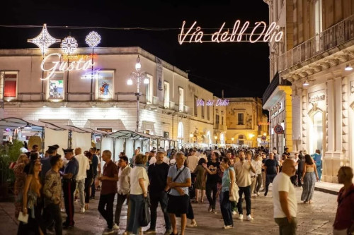 Mercatino del Gusto – Marcello Veneziani ospite del Salotto letterario