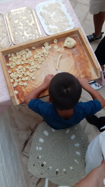 Mani in Pasta Tour