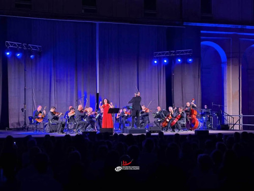 Senza fine. Serena Spedicato e l’Orchestra Sinfonica di Lecce e del Salento celebrano Ornella Vanoni