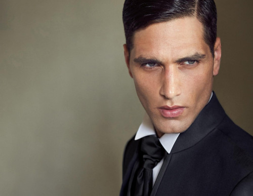 Nel centenario della scomparsa di Rodolfo Valentino viene premiato il top model Fabio Mancin