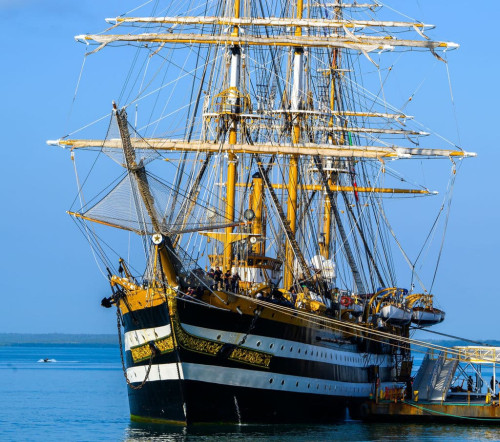 Nave Amerigo Vespucci a Napoli per la Louis Vuitton 38ª America’s Cup