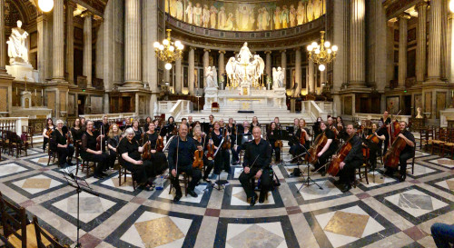 Dall'australia a Sorrento: Austa Porta 36 Musicisti al Teatro Tasso per Una Serata di Musica a Ingresso Gratuito