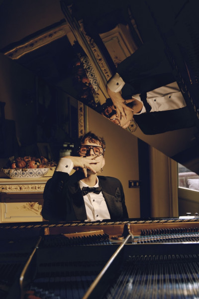 Renzo Rubino inaugura il tour “Gran Piano Bar Rubino”