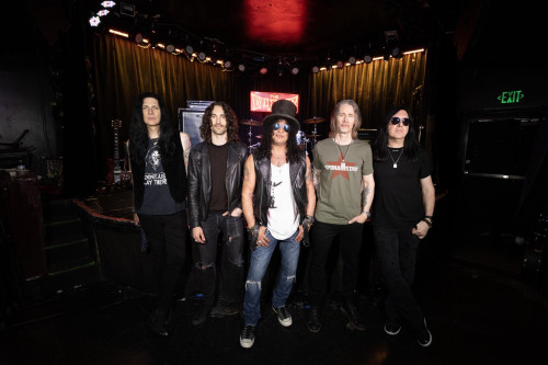 SLASH featuring MYLES KENNEDY and THE CONSPIRATORS